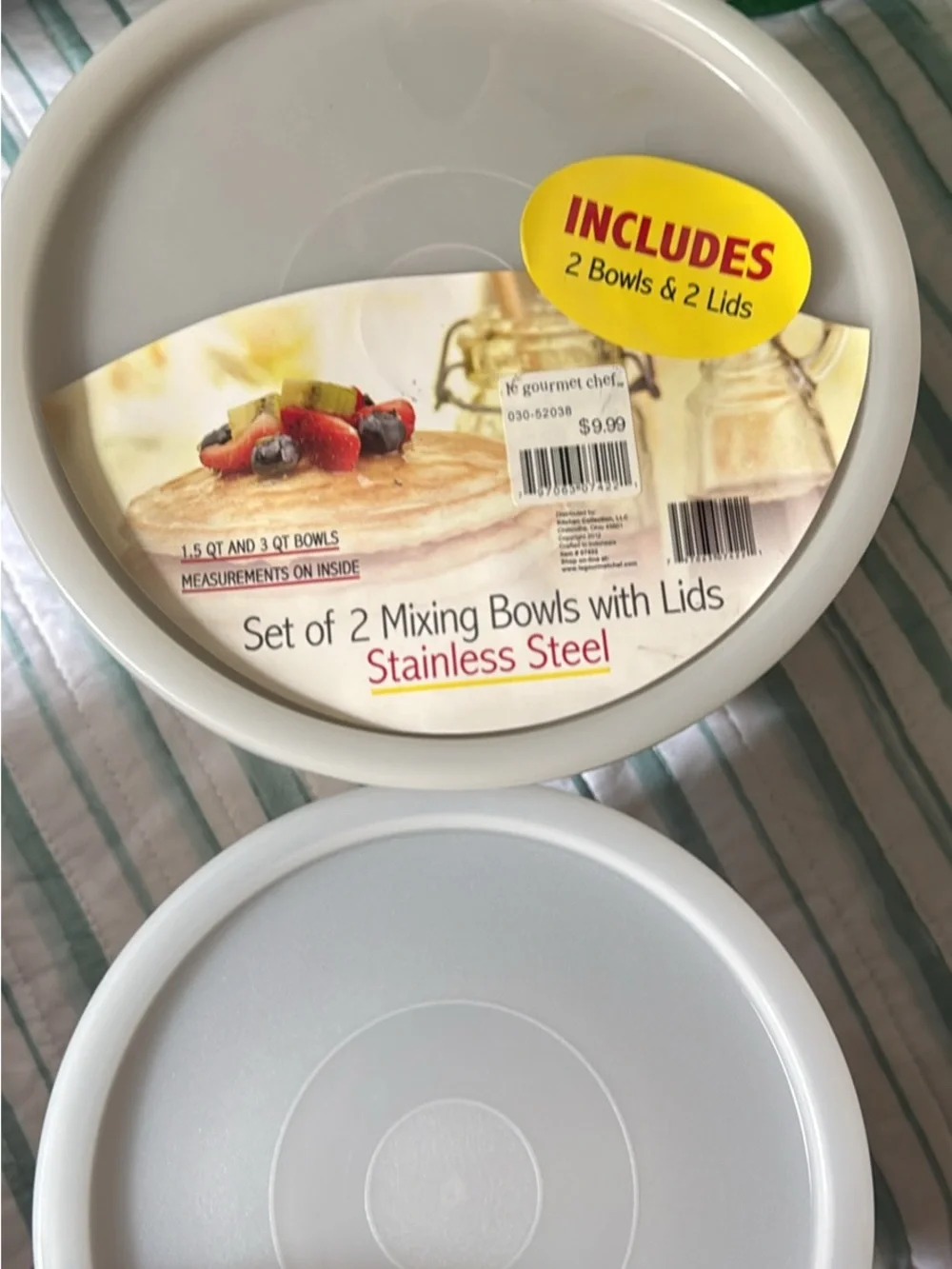 Stainless Steel Mixing Bowls with White Lids - Set of 2